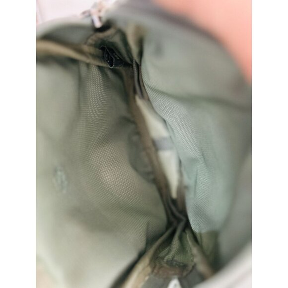 Mandarina Duck Crossbody Bag Multiple Zippered Compartments & Adjustable Strap - Picture 4 of 7